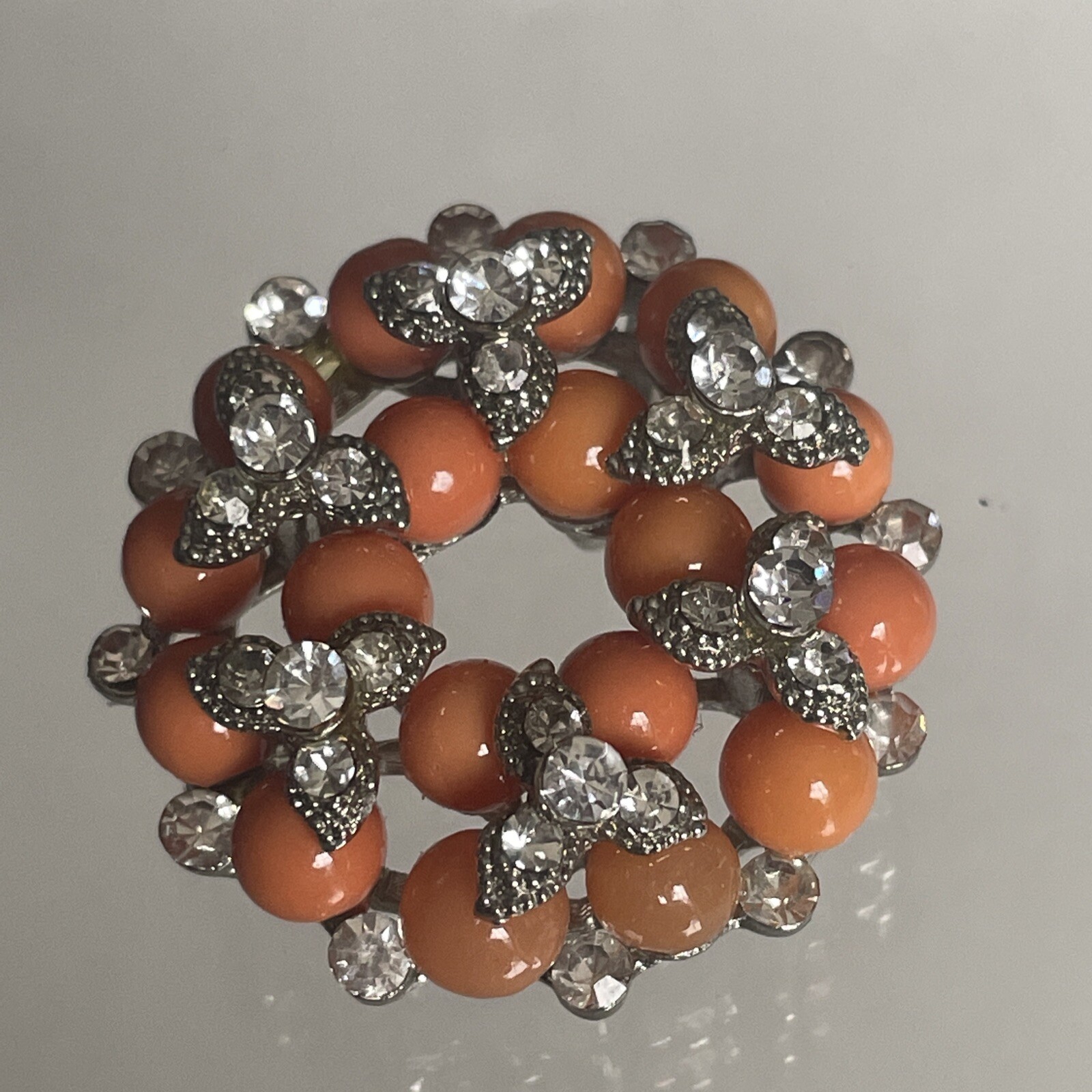 Coral Colored Bead & Rhinetone Wreath Brooch Pendant SilverTone E20