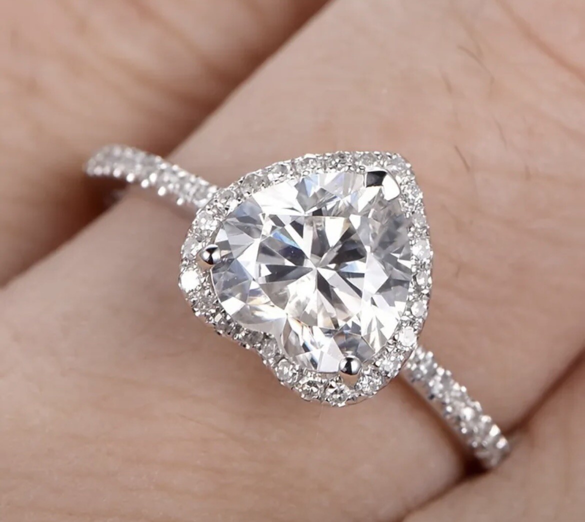 Gorgeous Lab Created Diamond Heart Ring Silver Plated Size 6-11