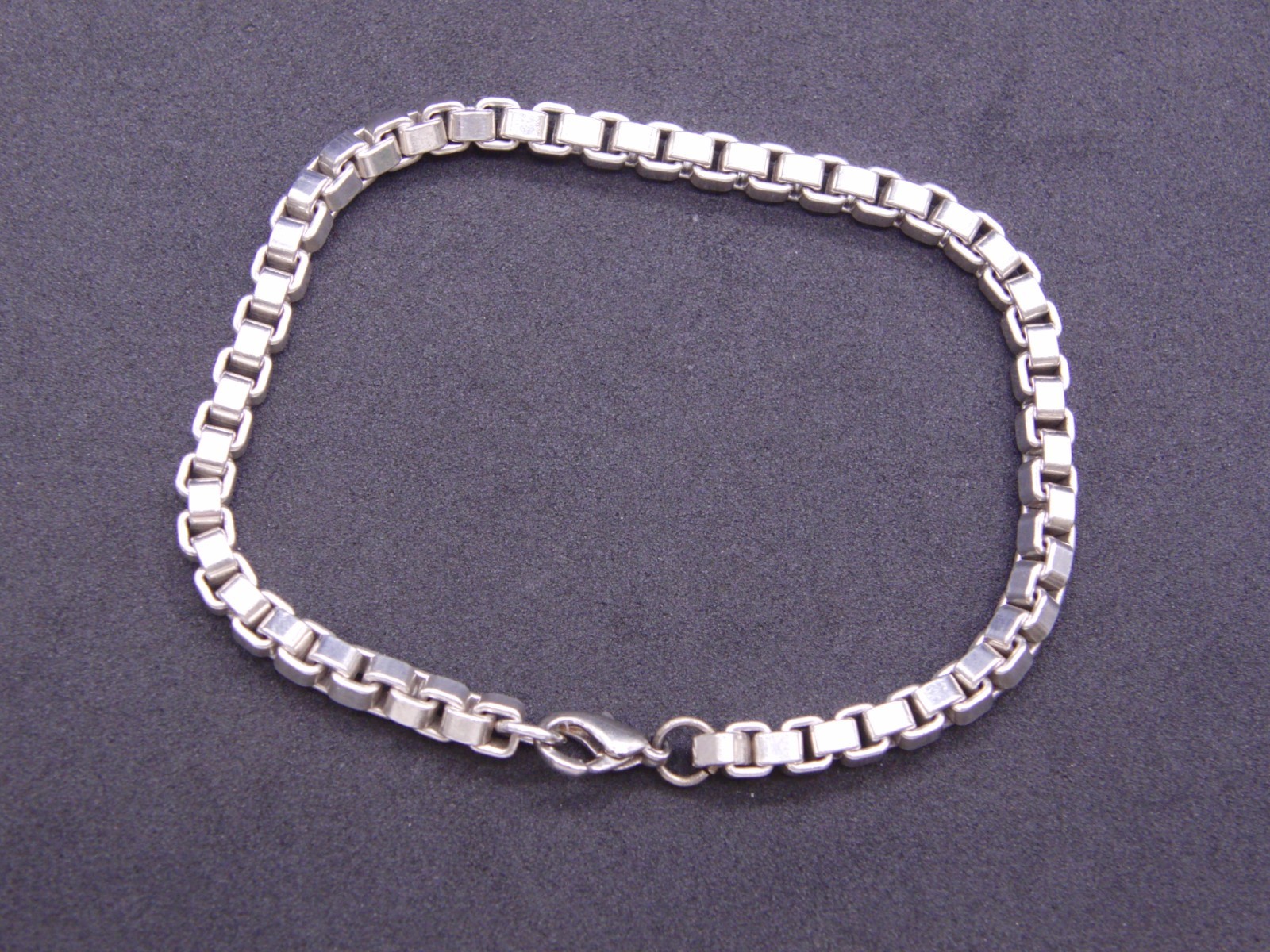 Tiffany & Co. Sterling Silver Venetian Link Bracelet B121