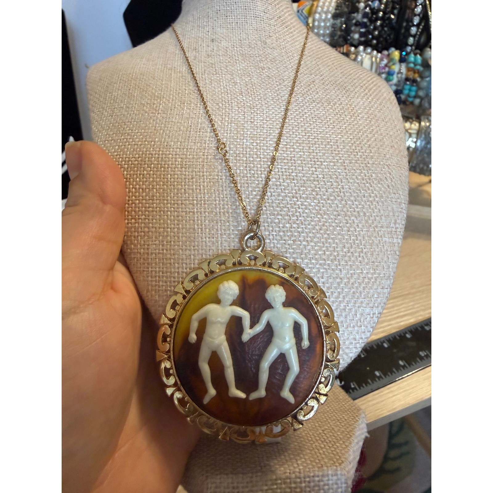 Vintage Gemini Twins Cameo Pendant Necklace Gold Tone Stainless Steel Chain 18″