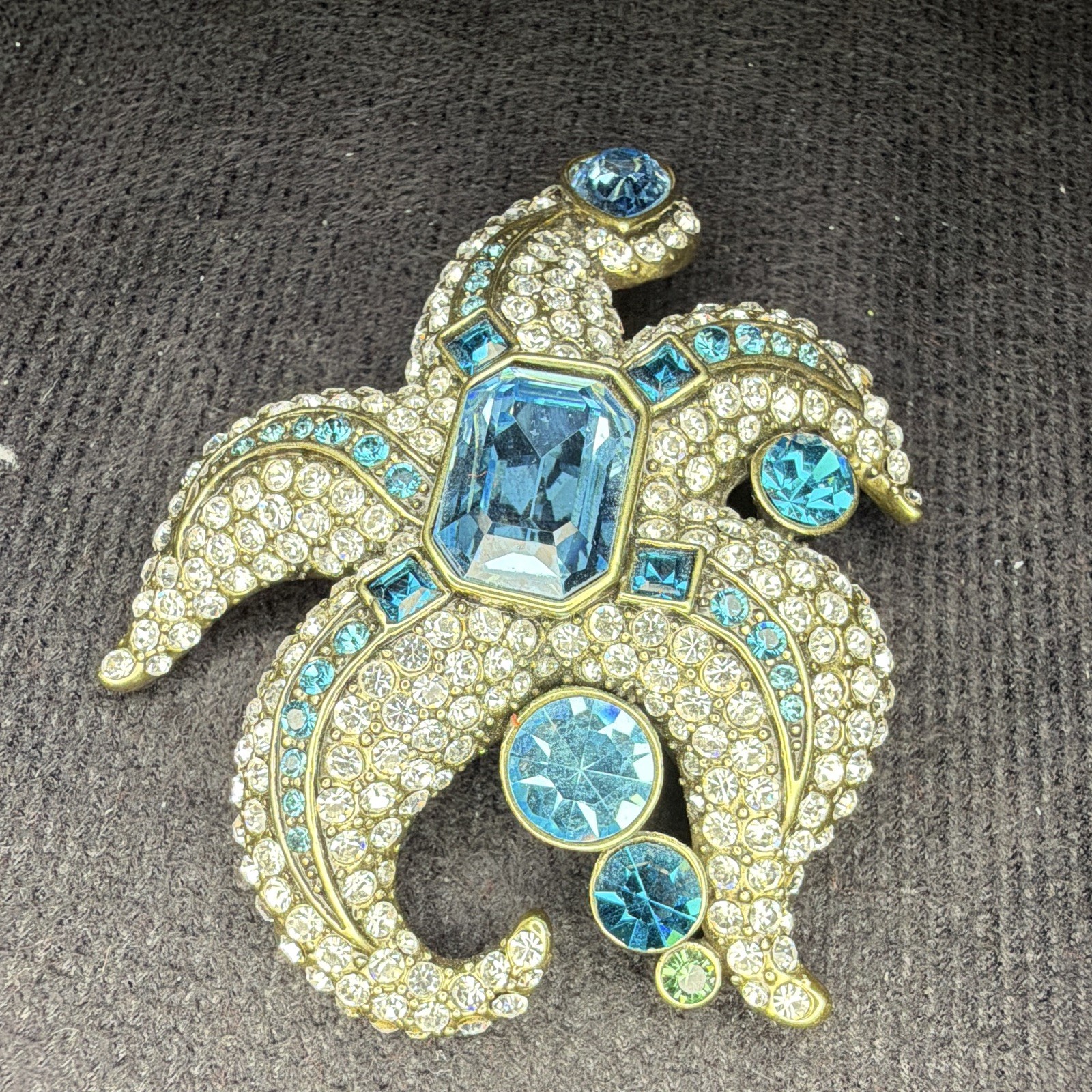Heidi Daus Blue Crystal Fleur De Lis Brooch | Designer Rhinestone Pin | Gold Ton