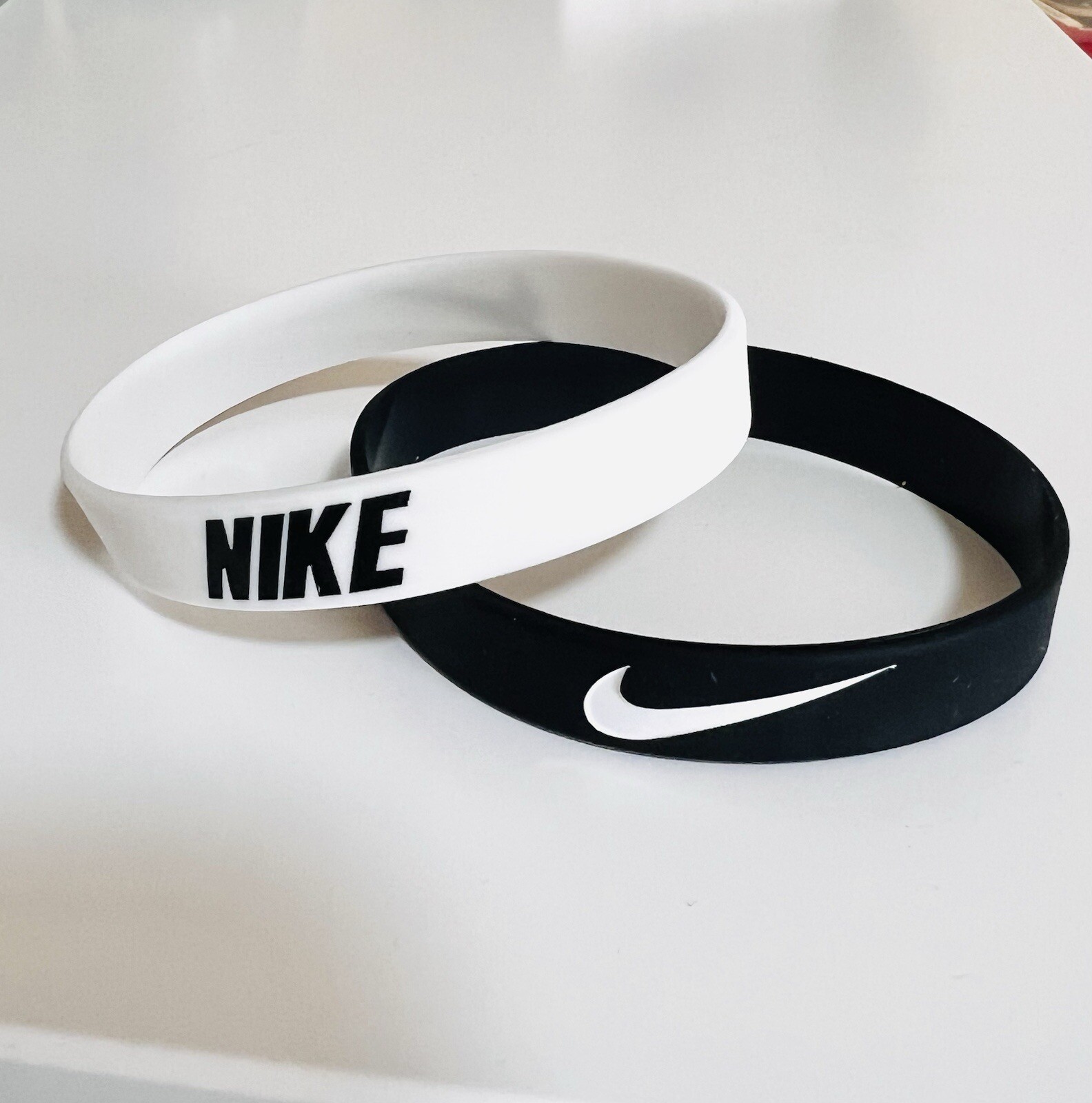 2 Pack – Nike Silicone Wristband Bracelet Oreo Combo