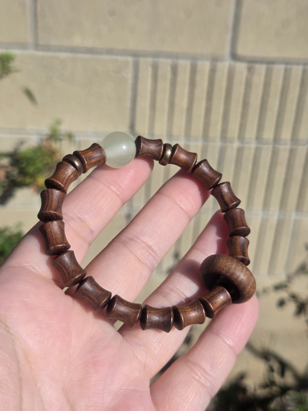 Zen-Style 7.8mm Rosewood Bracelet | Bamboo-Link Design with Cat’s Eye Accent