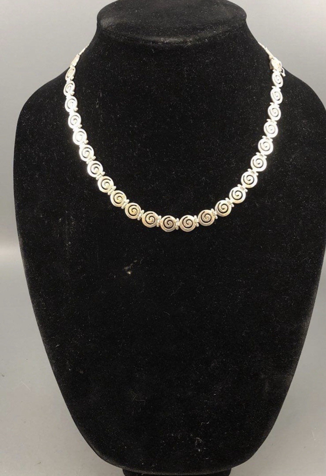 Silver Tone Swirl Link Chain Necklace 17 in Metal Silver No Stone Style Chain