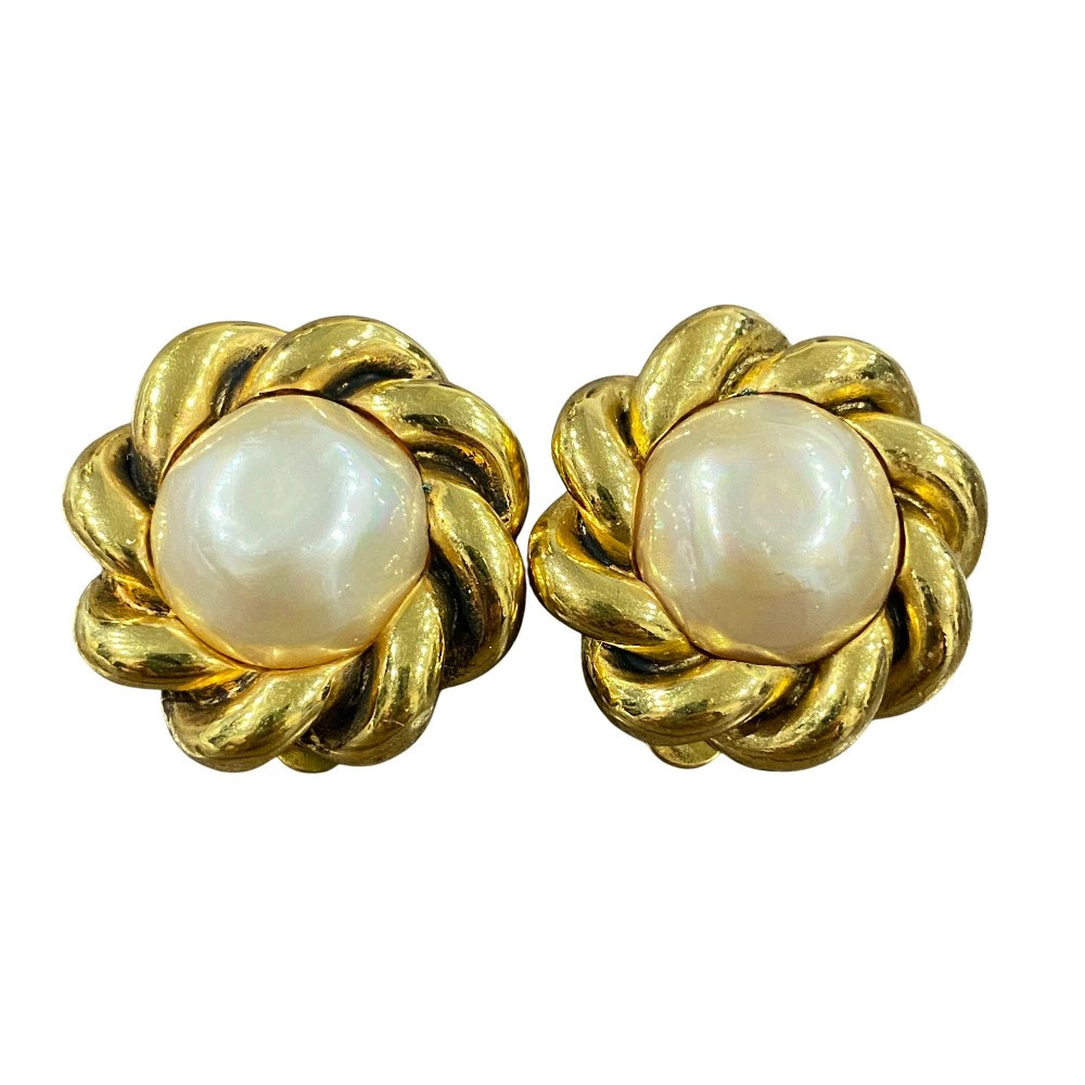 Used Excellent Condition CHANEL Vintage Rope Twist Fake Pearl Earrings Gold Colo