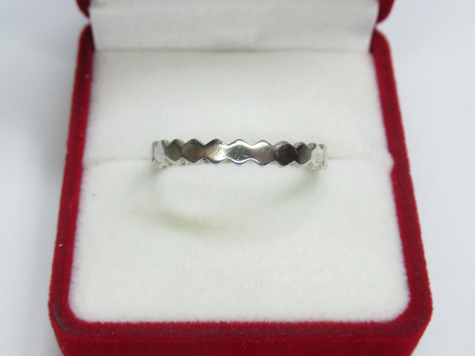 Women’s 925 sterling silver ring, 1,88 gr, size 10.