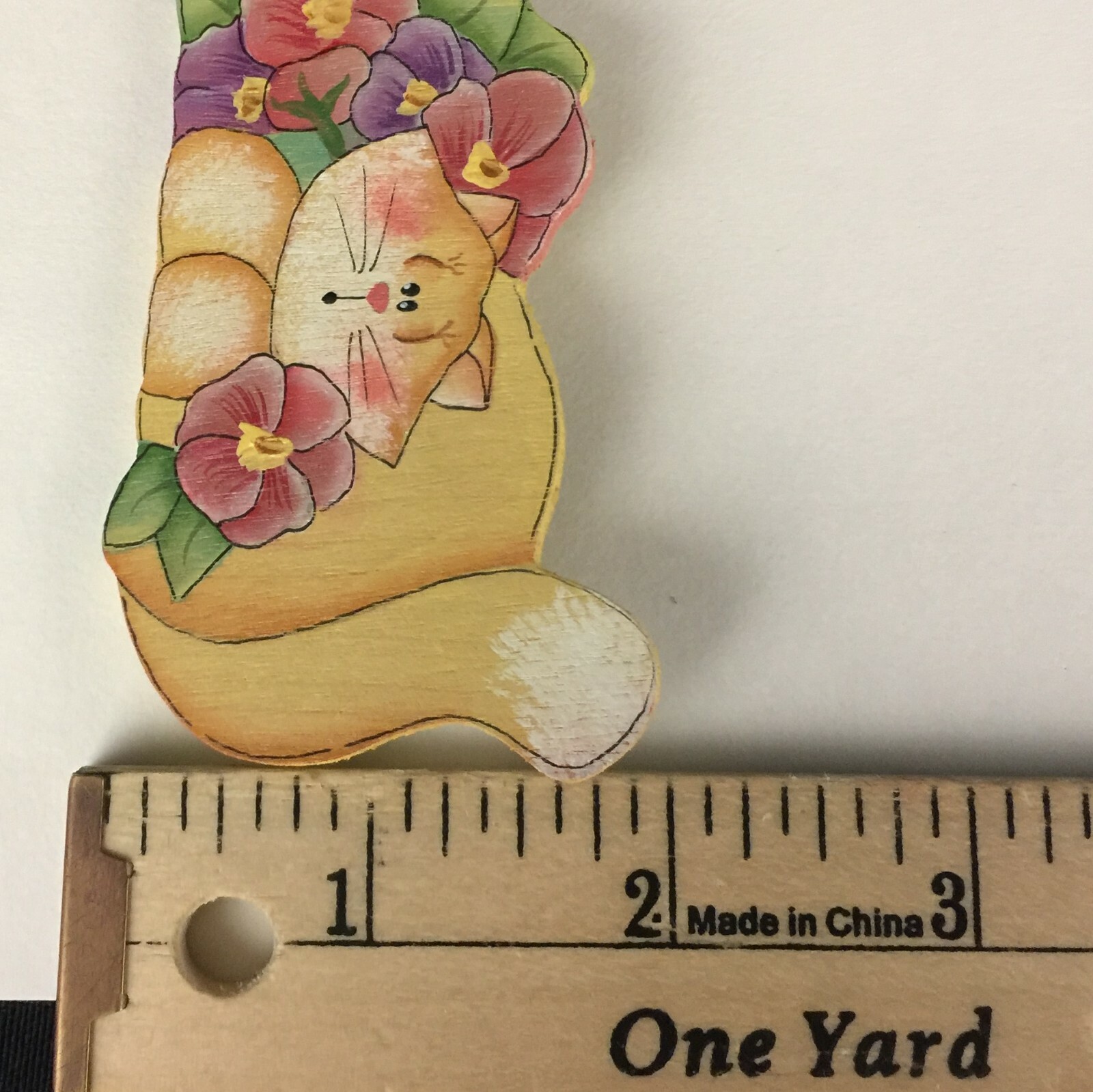 Brooch Cat with Pansies Pin Flowers Wooden Hand Painted Locking Bar Pin Back VTG