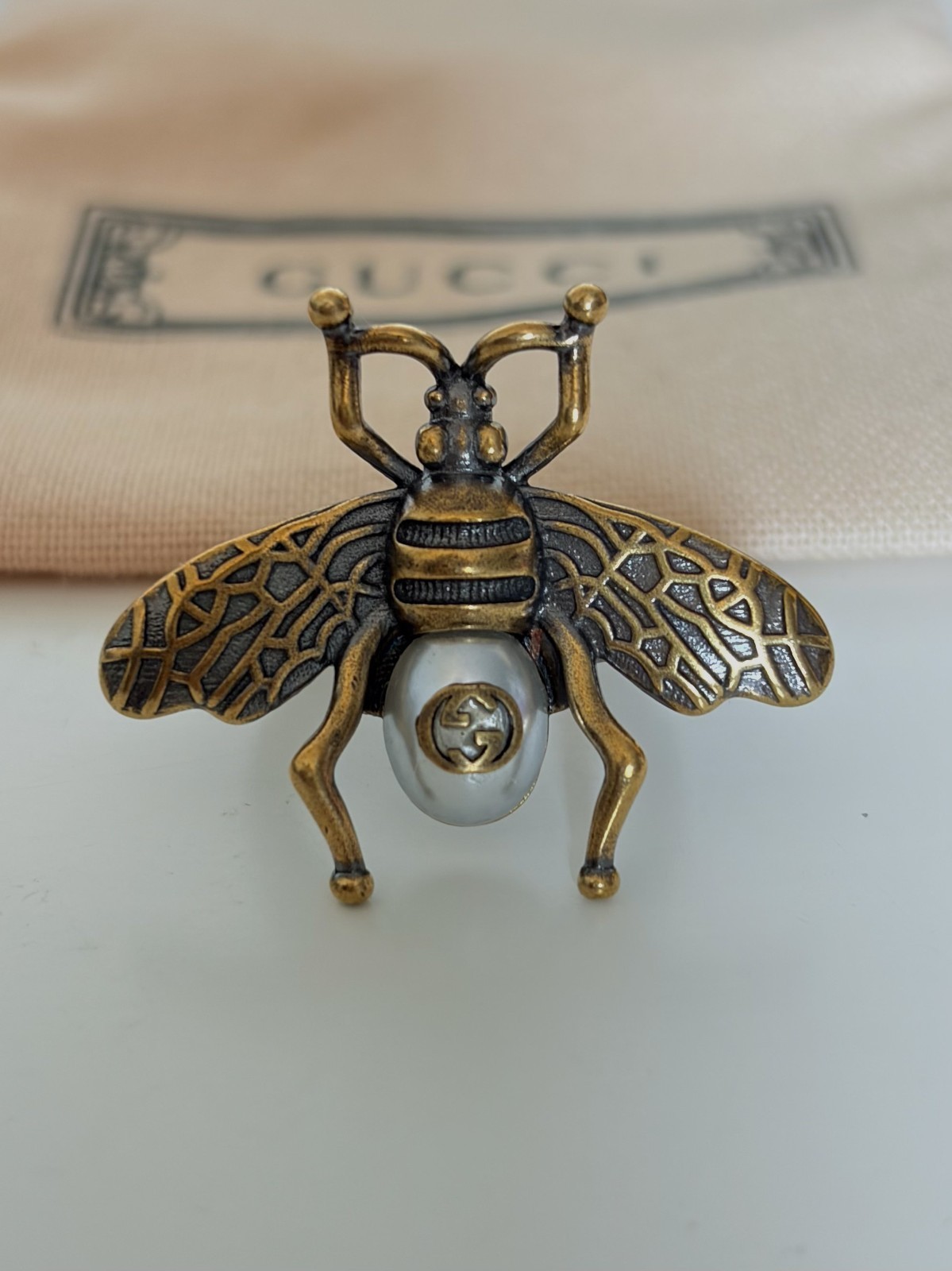 Gucci Vintage Signature Bee Ring Gold Tone Faux Pearl US 7 Italy