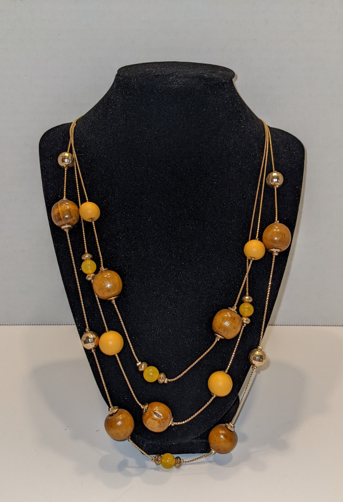Ladies Fashion Jewelry, Necklaces, 8 items, $3.99 each
