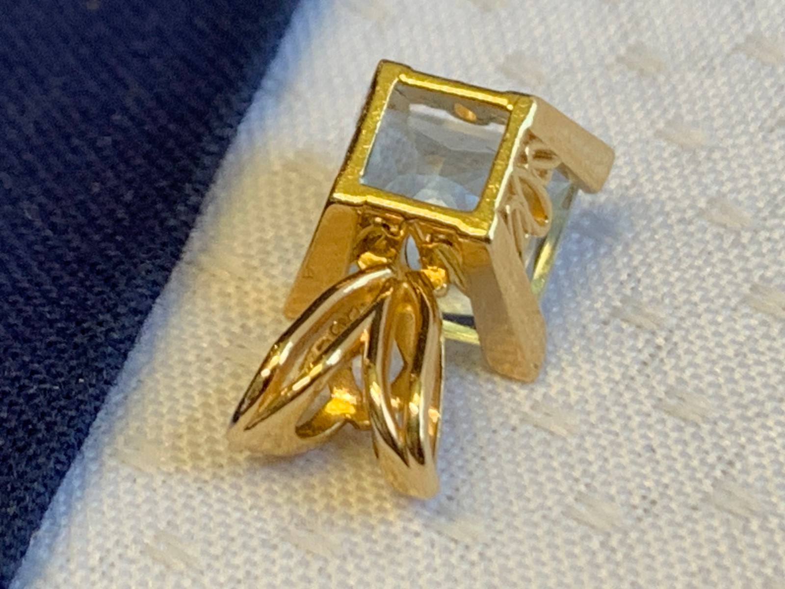 14K Yellow Gold Pendant 1.48g Fine Jewelry Aquamarine Color Charm *READ*