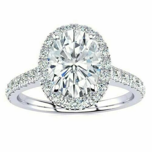 Beautiful Halo Design With 2.10Ct White Sapphire Studded Women’s Ring In Silver