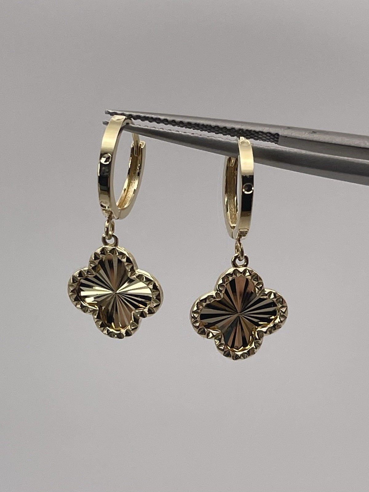 18k Solid Gold Hinged Hoop Dangle Clover Charm Earrings Diamond Cut