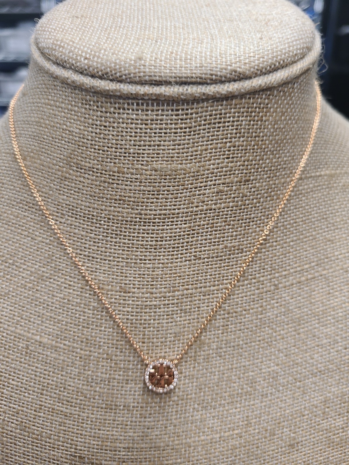 Tory Burch, Necklaces, Female, Brown, Size: ONE SIZE Miller Pavé Pendant Necklac