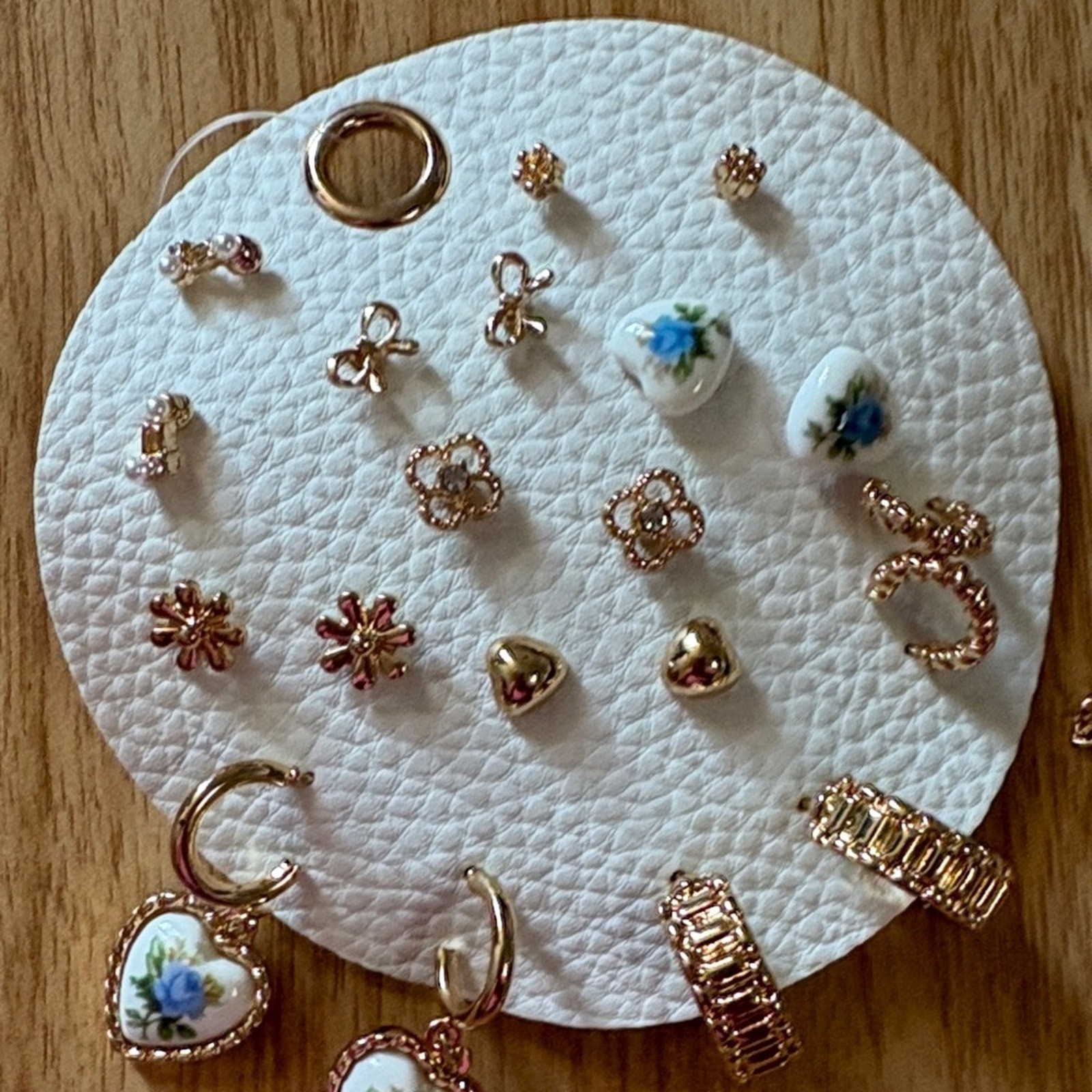 Gold and White Floral Jewelry Set