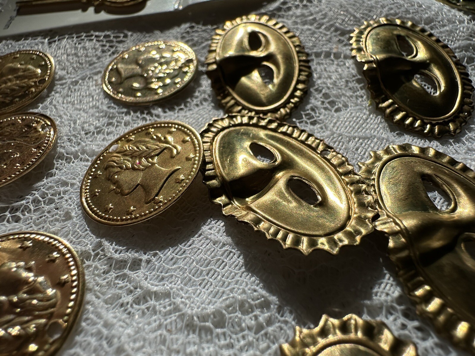 Huge Lot Of Charms King Tut Masks Sports Hearts Unicorn Tennis Scissors Coins