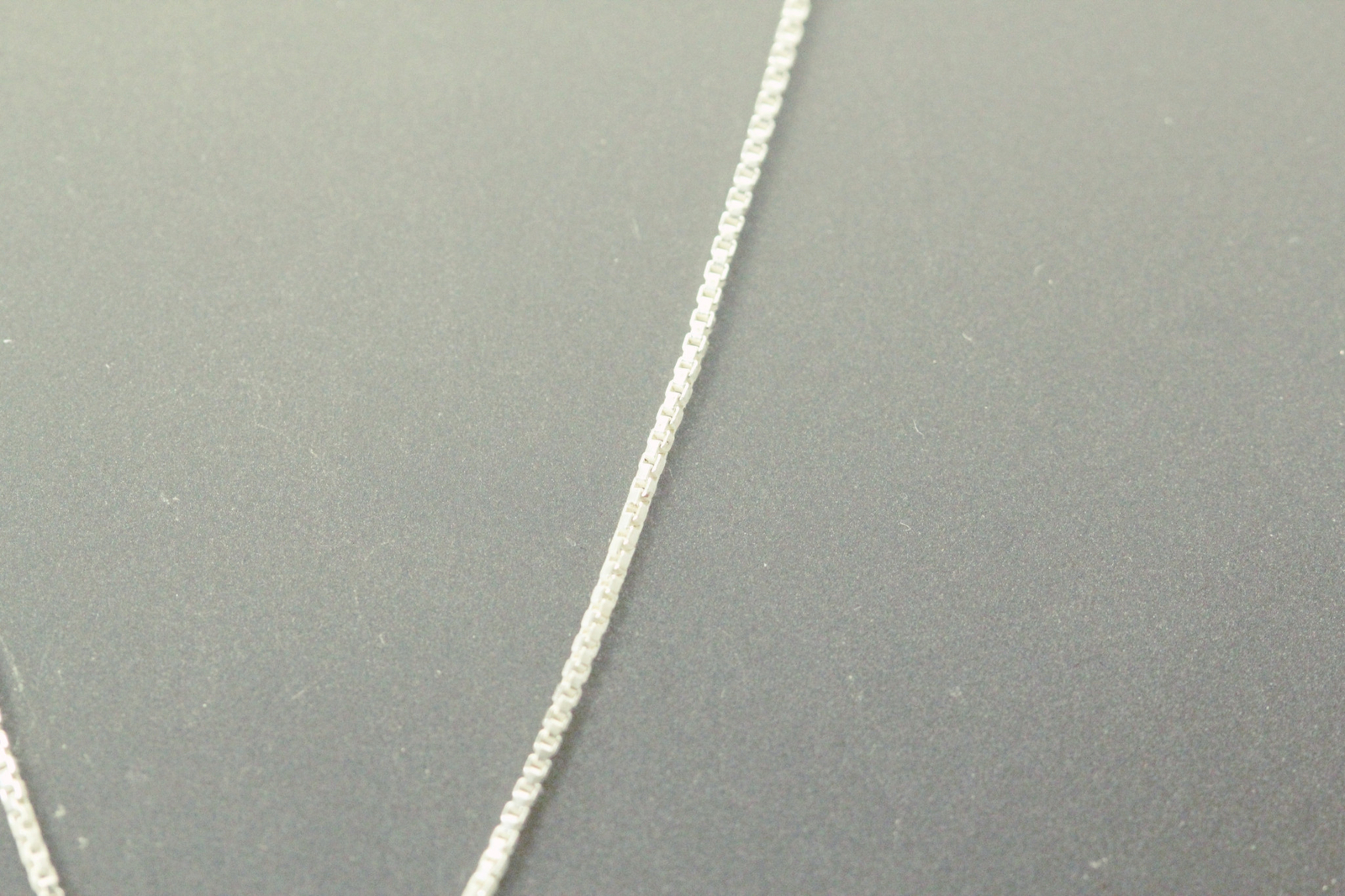 925 Sterling Silver Box Chain 17 1/2″ Necklace 1.9 Grams (NEC5629)