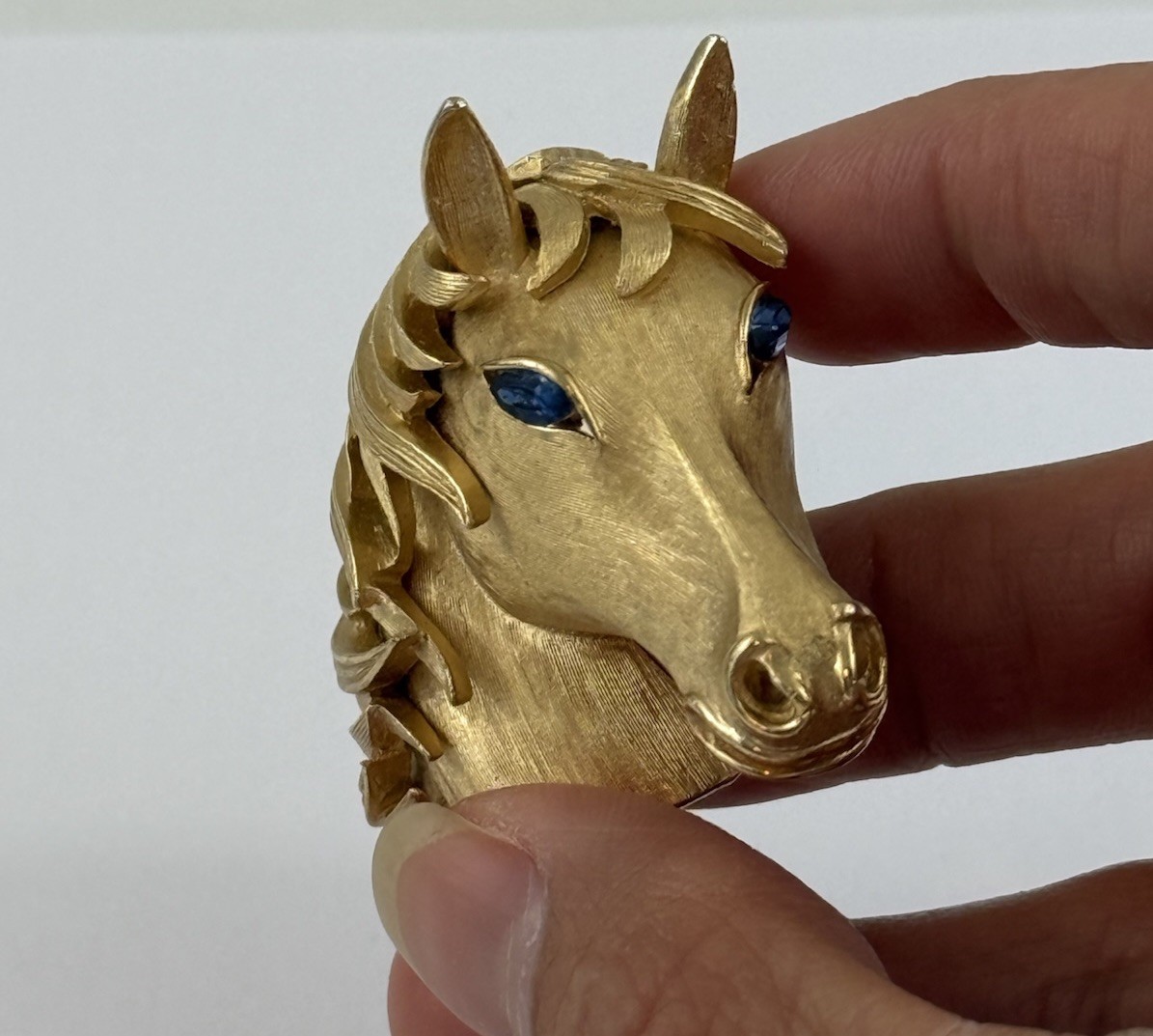 Vintage Crown Trifari Signed Gold-Tone Horse Head BroochPin Blue Rhinestone Eyes