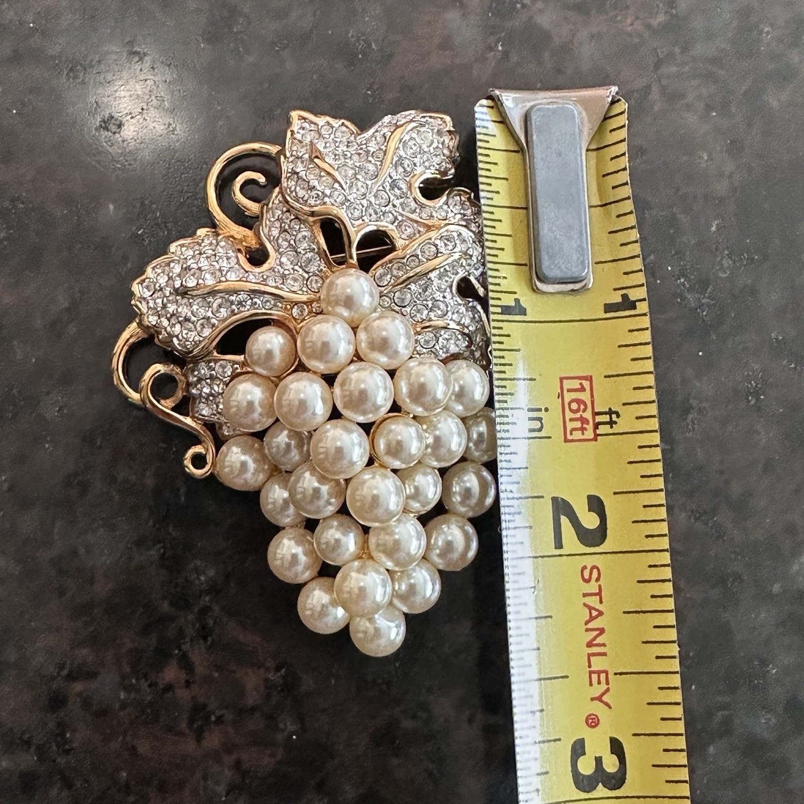 Vtg SWAROVSKI Faux Pearl Rhinestone & 23K Gold Plated Grape Cluster Lg Brooch