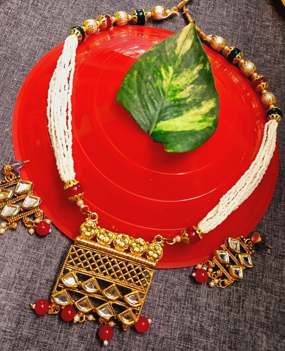 JAYWAR Kundan Pearl Beaded Necklace Set Red Green Gold Tone Ethnic Jewelry