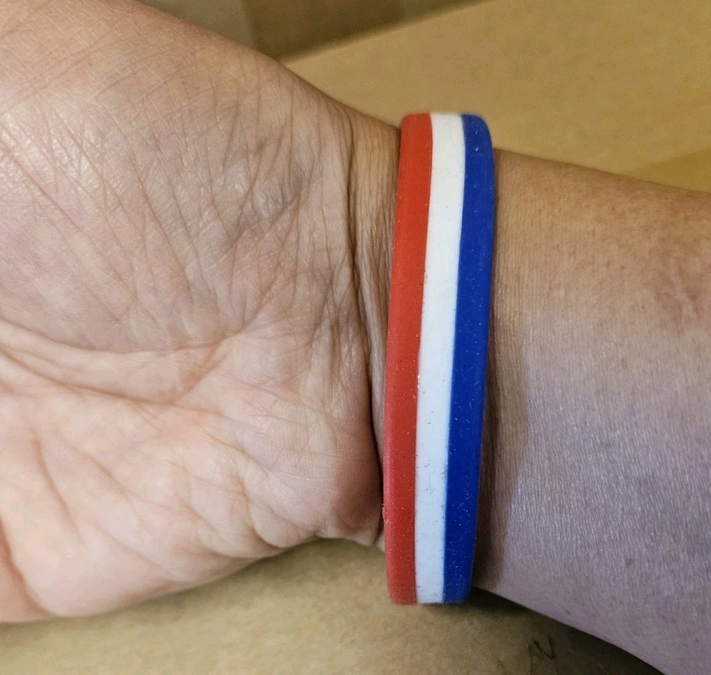 2x Unisex Adults England Flag Patriotic Red White Blue Silicone Rubber Bands