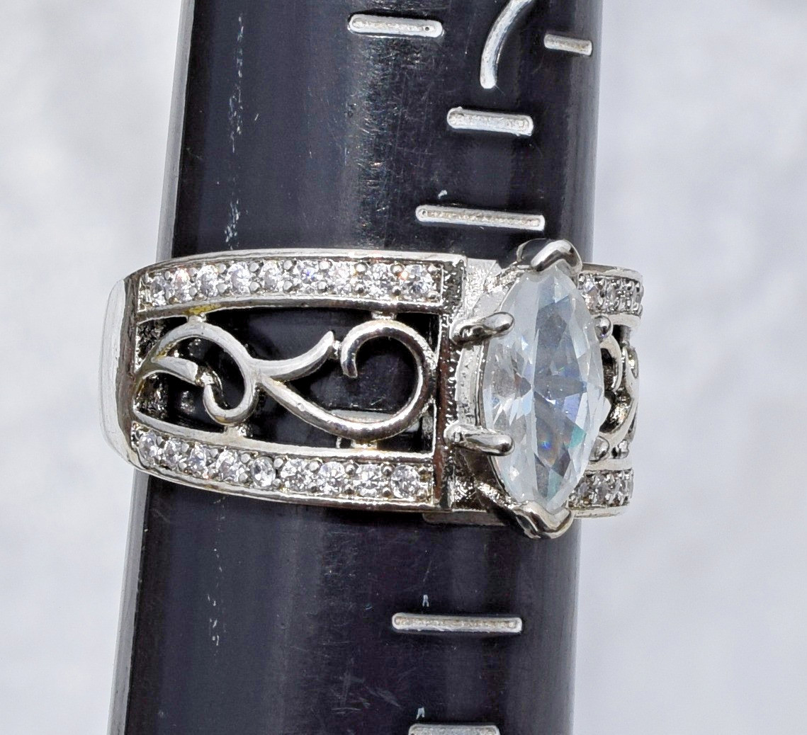 Marquise Solitaire Crystal Wide Band Ring SIZE 8 Round Crystal Accents on Band