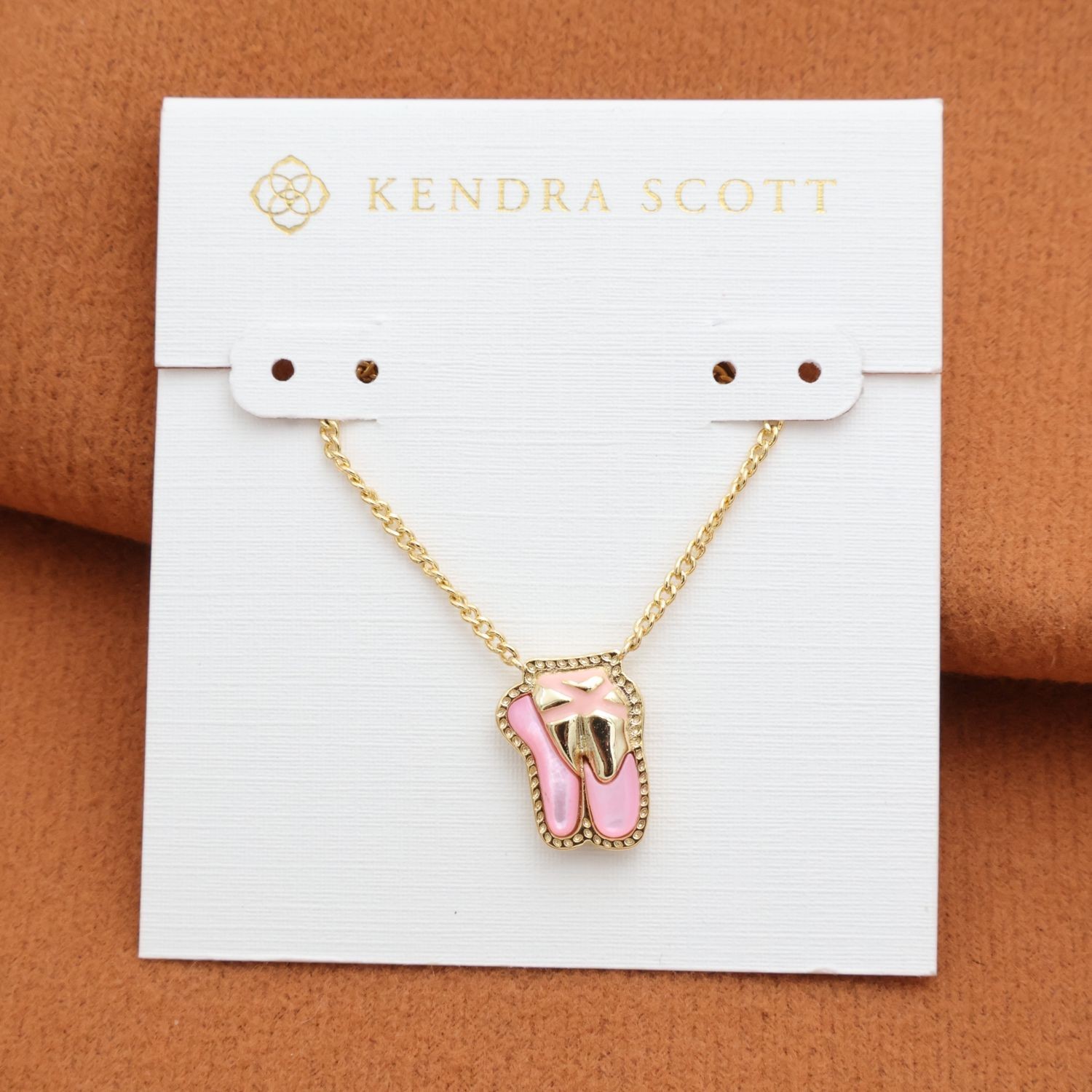 Kendra Scott | Ballet – Gold Blush Mother-of-Pearl Necklace