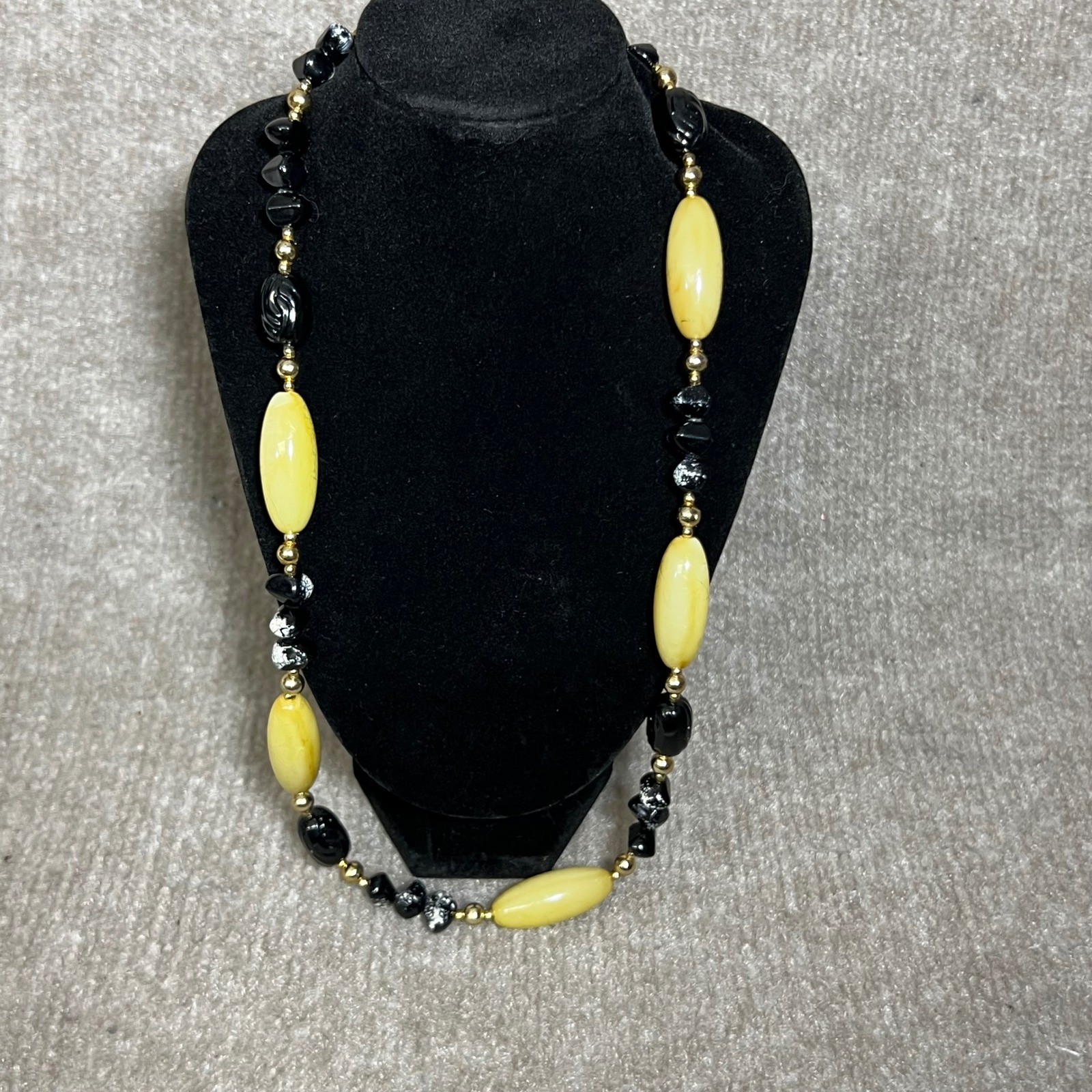 Long Beaded Necklace Yellow Black Gold Tone Fashion Costume Jewelry