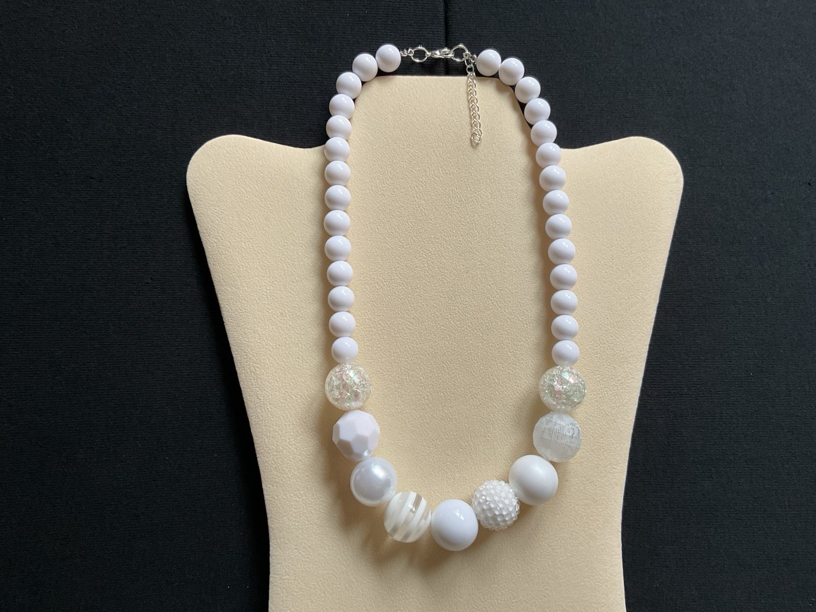 Chunky White Beads Adjustable Necklace