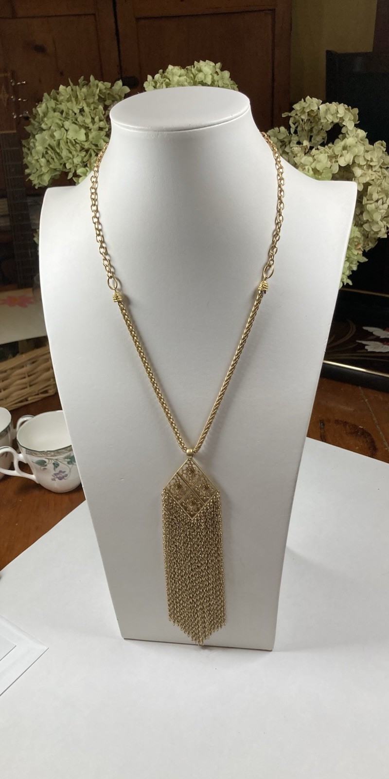 Stella and Dot Gold Tone Tassel Fringe Pendant Necklace Curb Chain Metal