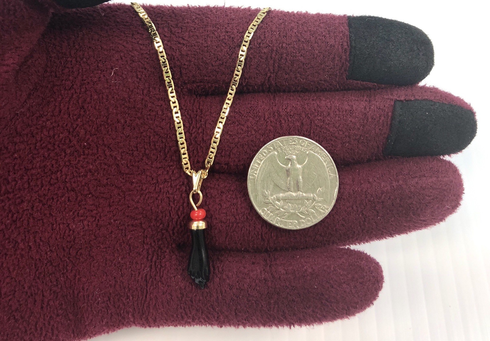 CADENA DE ORO LAMINADO Y PENDIENTE DE AZABACHE PARA BUENA SUERTE Y MALAS VIBRAS