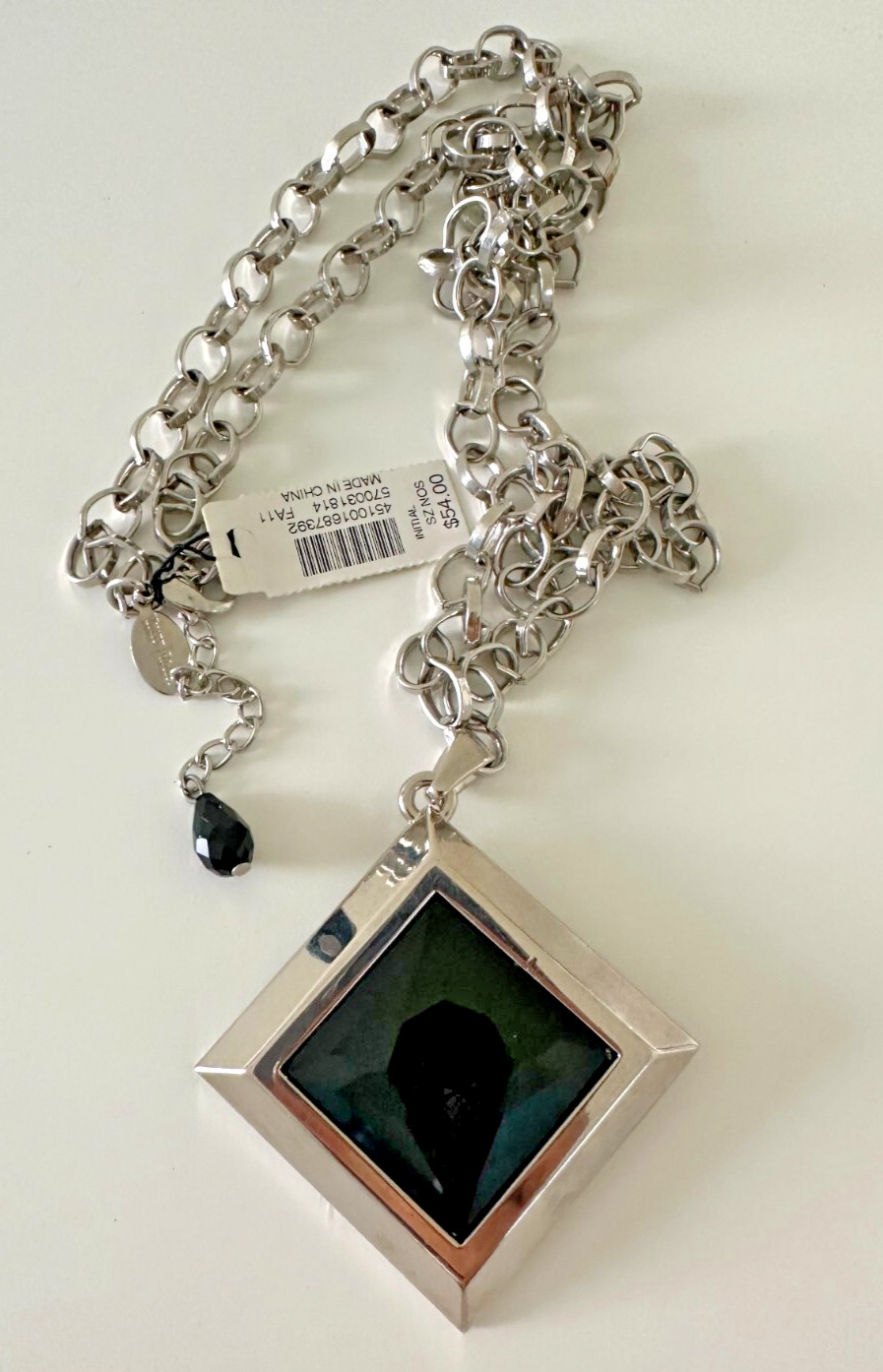 White House Black Market Necklace Black Pendant Silver Links Long 34-36″ tags