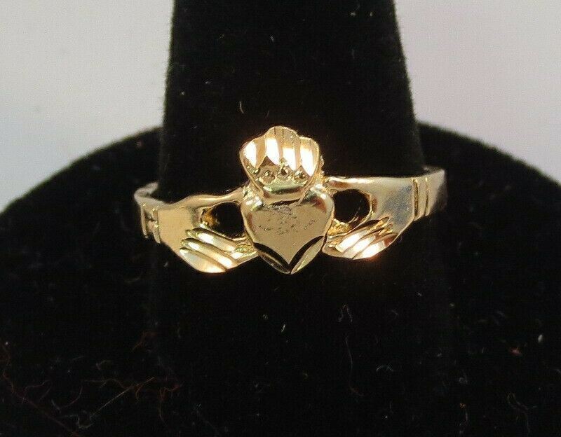 14KT GOLD PLATED CLADDAGH IRISH CELTIC WEDDING RING , SIZE 8