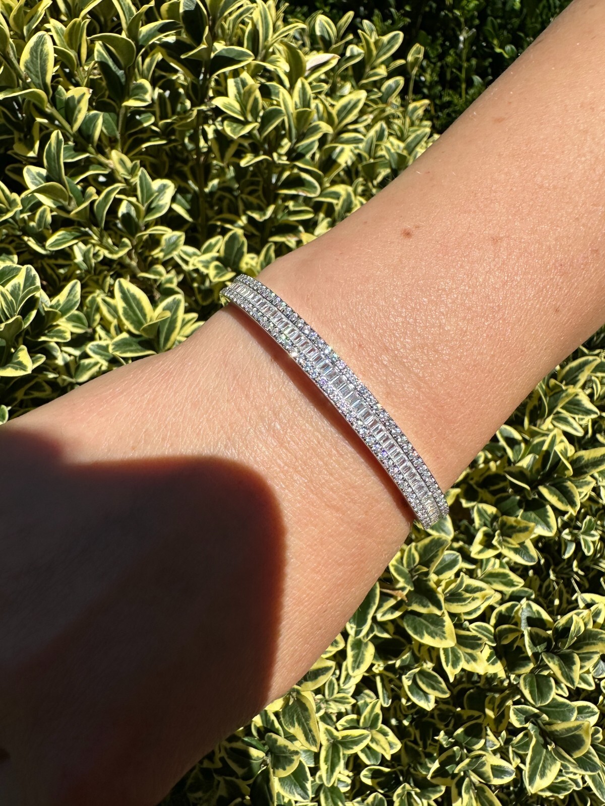 Gorgeous Solid 925 Sterling Silver Bangle Bracelet Iced Simulated Diamonds