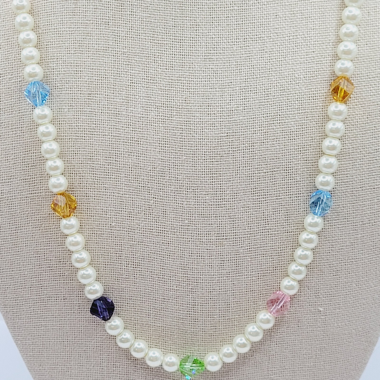 Glass Pearl with Individual Multicolored Crystal Beads Beaded Necklace 22 Inch