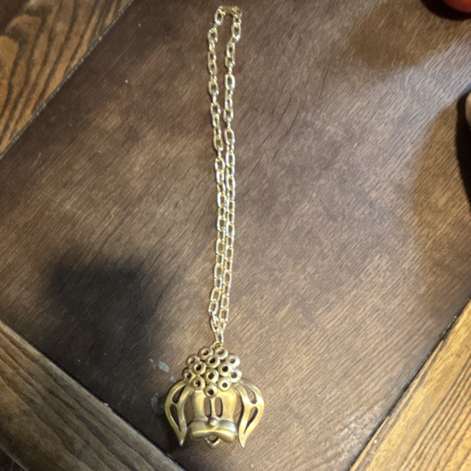 Gold Tone Oval Link Chain Necklace Dog Face Animal Charm Pendant Metal
