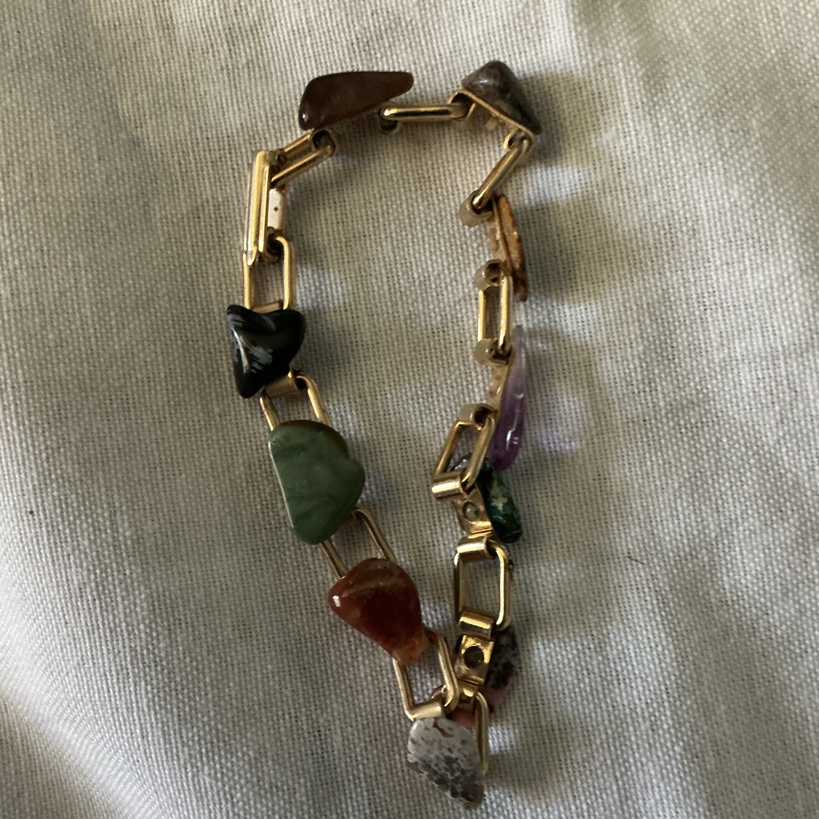 Gold Tone Bar Link Chain Bracelet Multicolor Chip Stone Beads Spring Ring