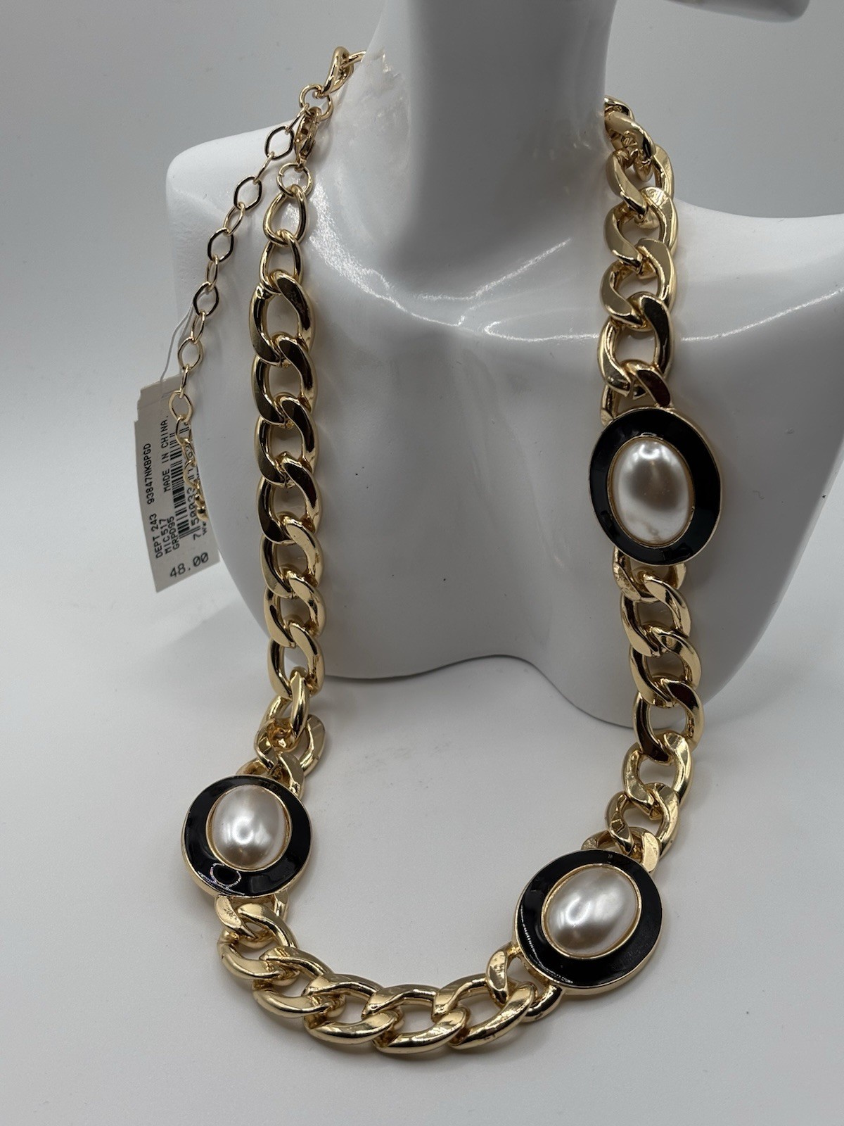 Dillard’s Gold Tone Curb Chain Oval Sim Pearl Necklace 16in Adj Lobster
