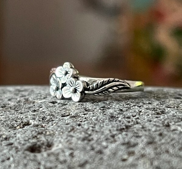 Beautiful Adjustable Flower Toe Ring For Women’s Solid Metal 925 Silver