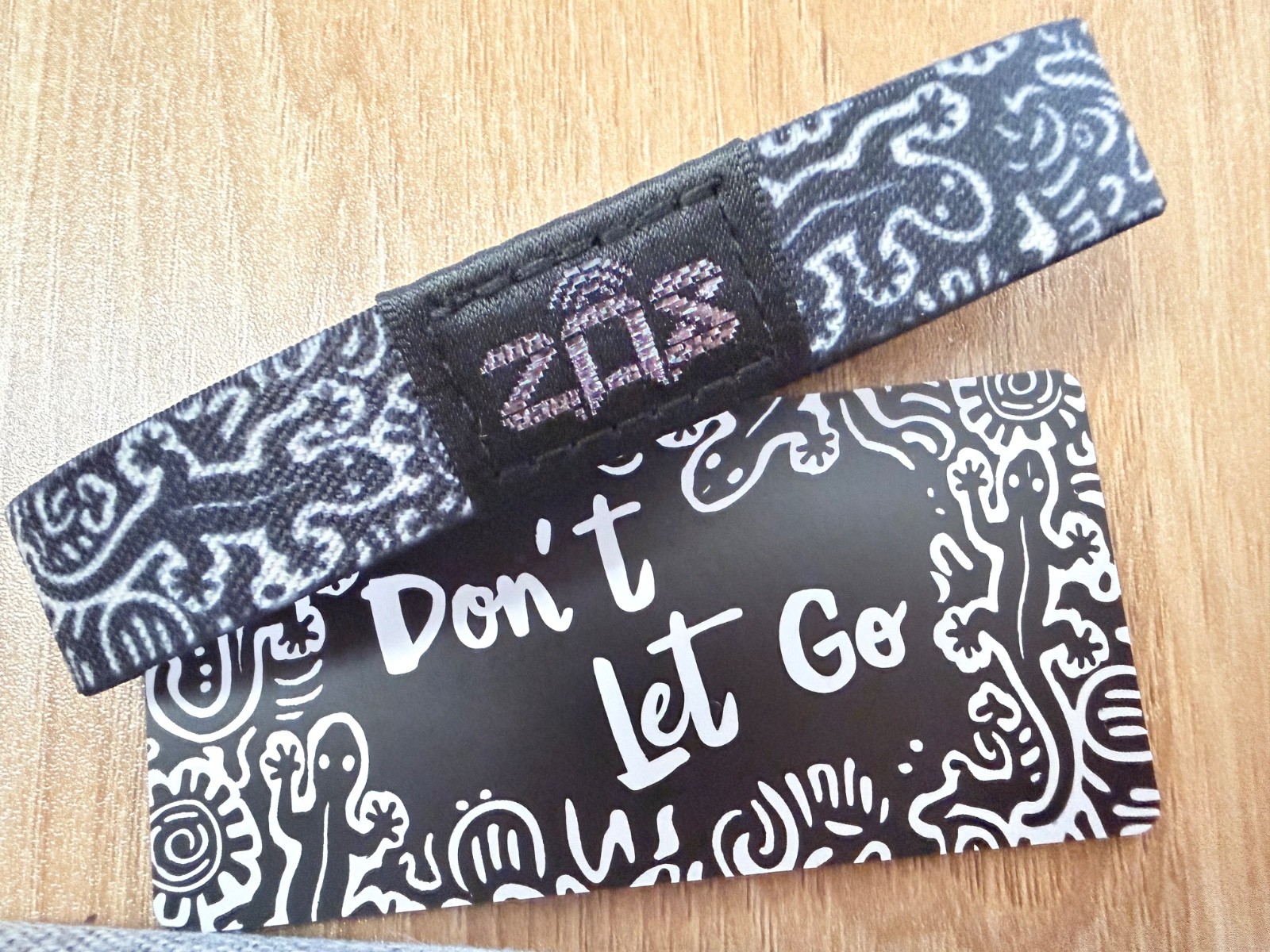 “ZOX DON’T LET GO” MEDIUM NIP $6 SHIPPING FOR UP TO 8
