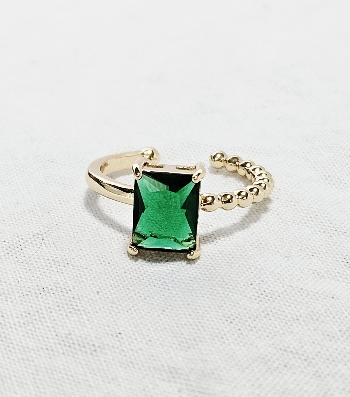 Gold Tone Ring Green Crystal Open Back Size 7 J15-3619