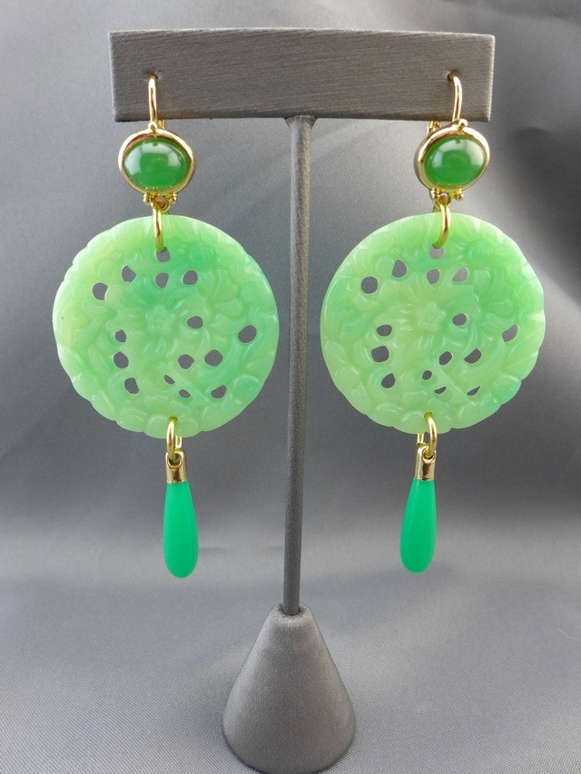 Kenneth Lane KJL COUTURE Asian Carved Green Jade Statement Drop Earrings 3-1/2″