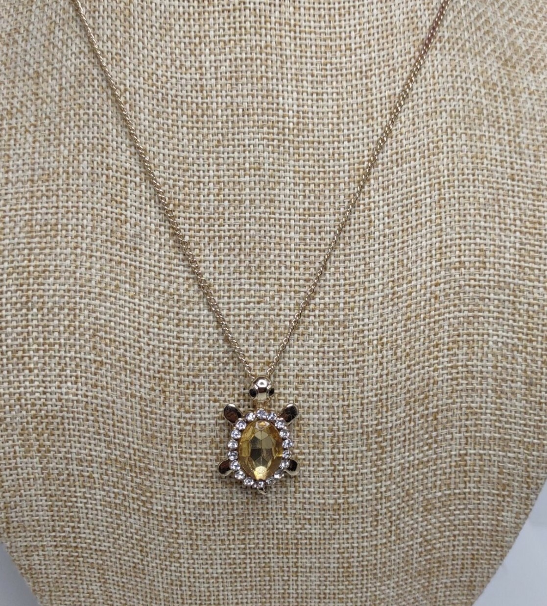 Signed ADULT JEWELS Necklace Tortois Pendent Rhinestone Yellow. 4844
