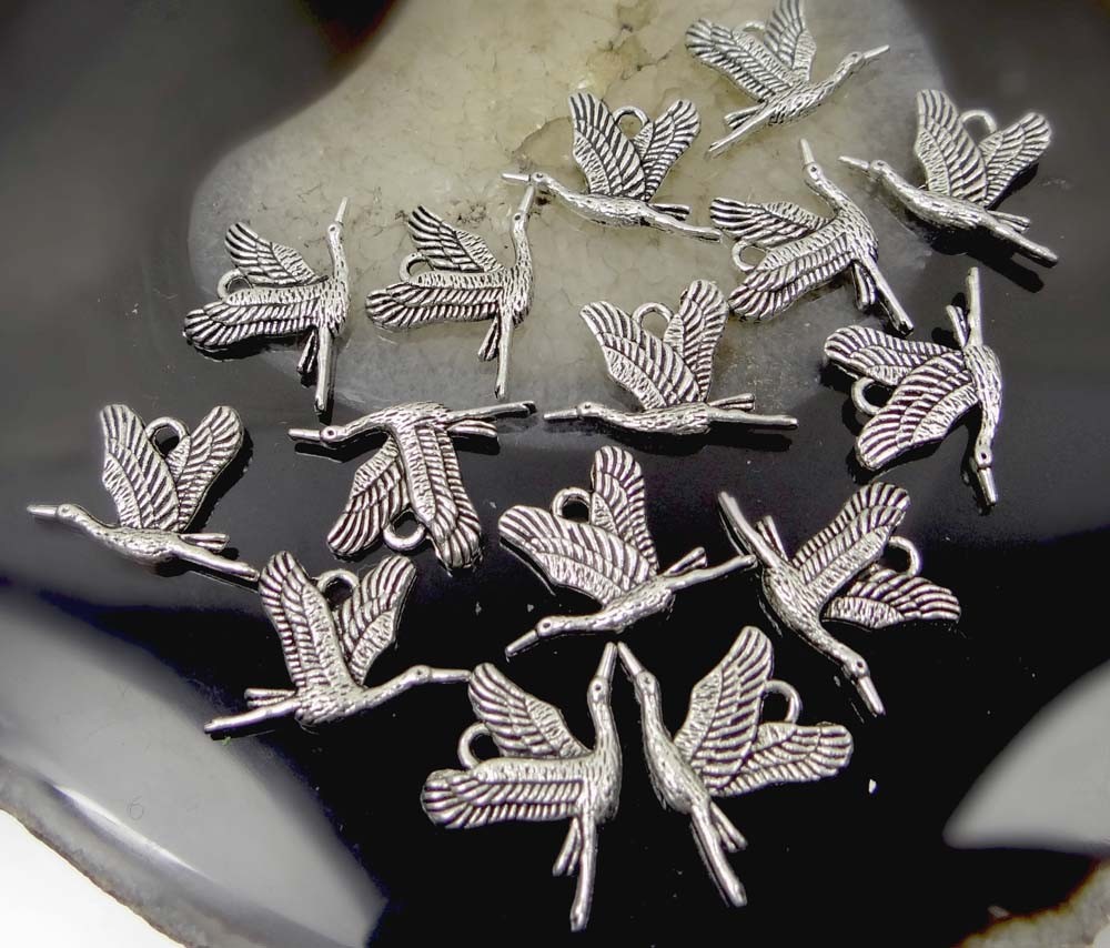 10 Goose Charms Antique Silver Pewter Crane Bird Charm 21x15mm