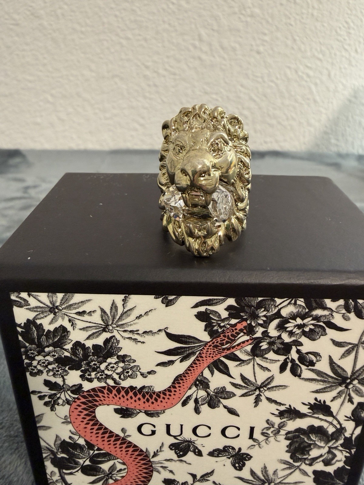 BRAND NEW Gucci Lion Head Gold Clear Crystal Ring Size 10 / X-small / 5.25