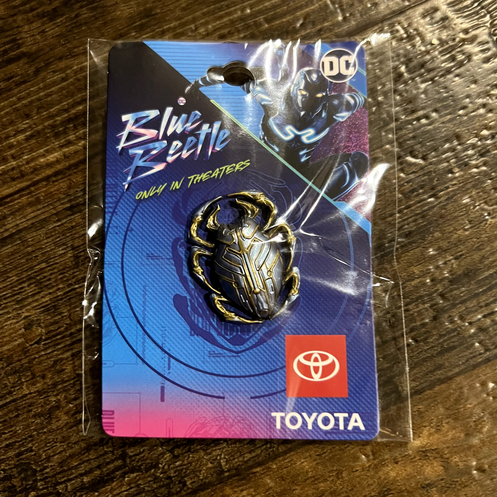 DC Comics Officially Licensed Collectible Blue Beetle 3D Enamel Brooch Pin 3.8cm