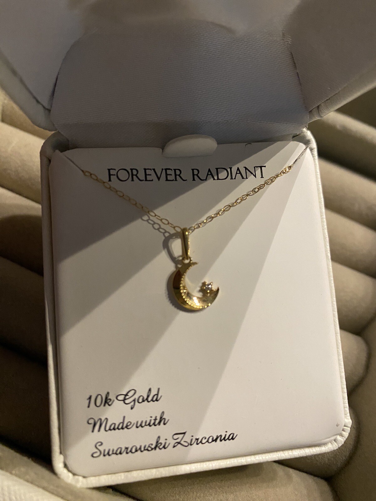 10k gold womens necklace with pendant