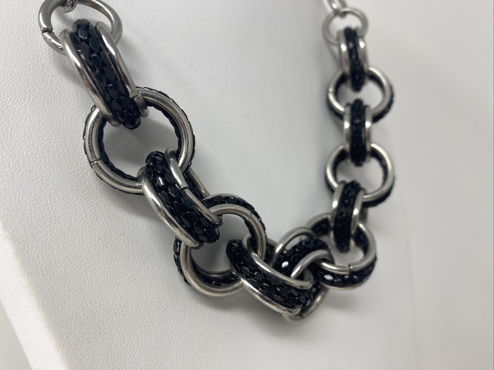 Beautiful Black & Silvertone Chain Link 19-22″ Necklace