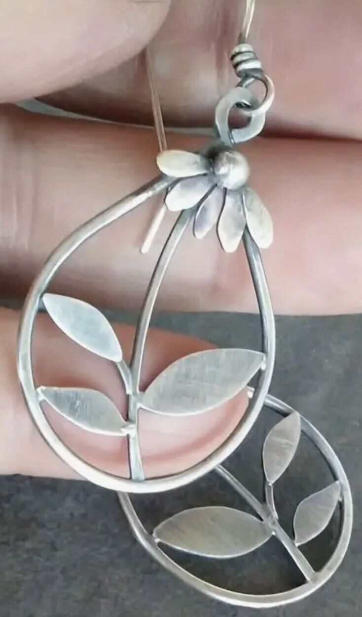 Flower Leaf Earrings Dangle Pierced Water Drop Artsy Zinc Alloy Silver Plated