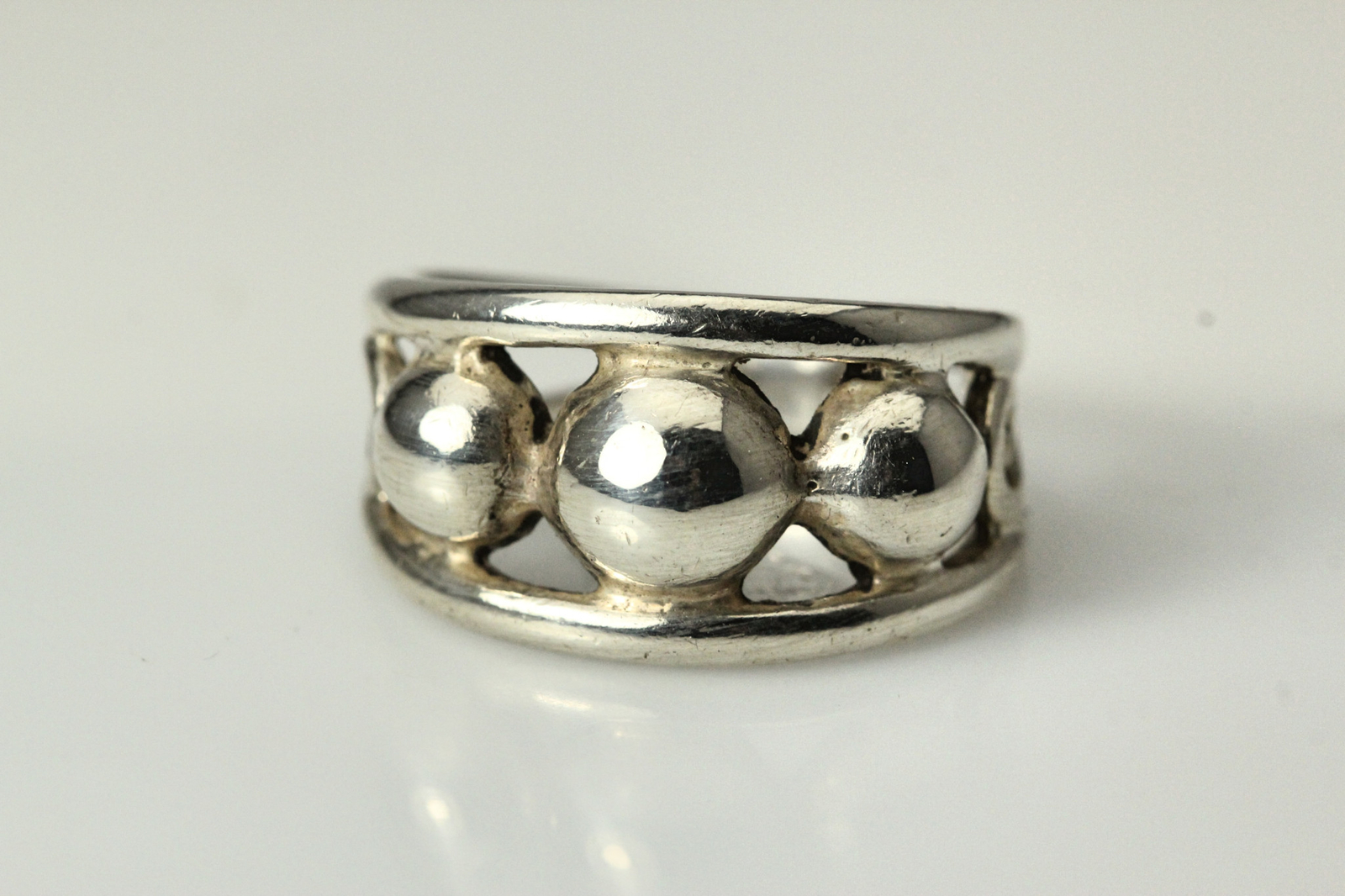 925 Sterling Silver Size 8 Fancy Beaded Band 7.3 Grams (RIN5951)
