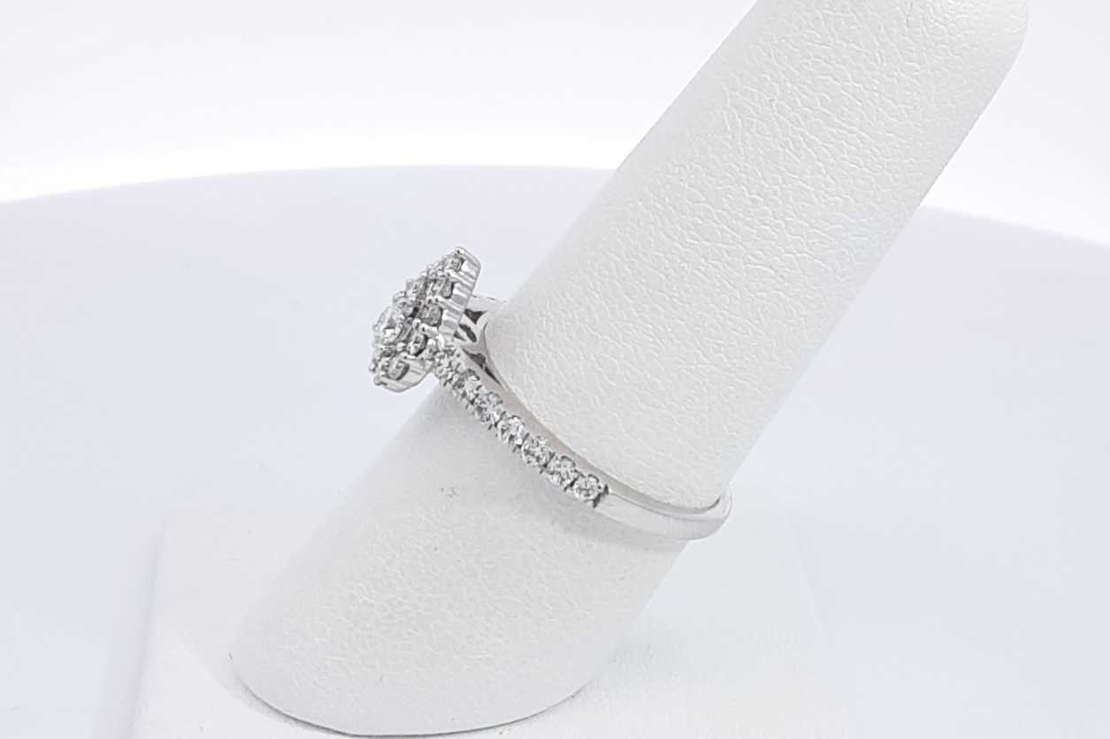 0.65cttw Lab Grown Diamond 10k White Gold Ring 2.4 Grams Size 7 Eb0526lpxdu